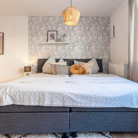 Neu☆Business Apartment☆Messe/Airport☆Tiefgarage Leinfelden-Echterdingen Exteriör bild